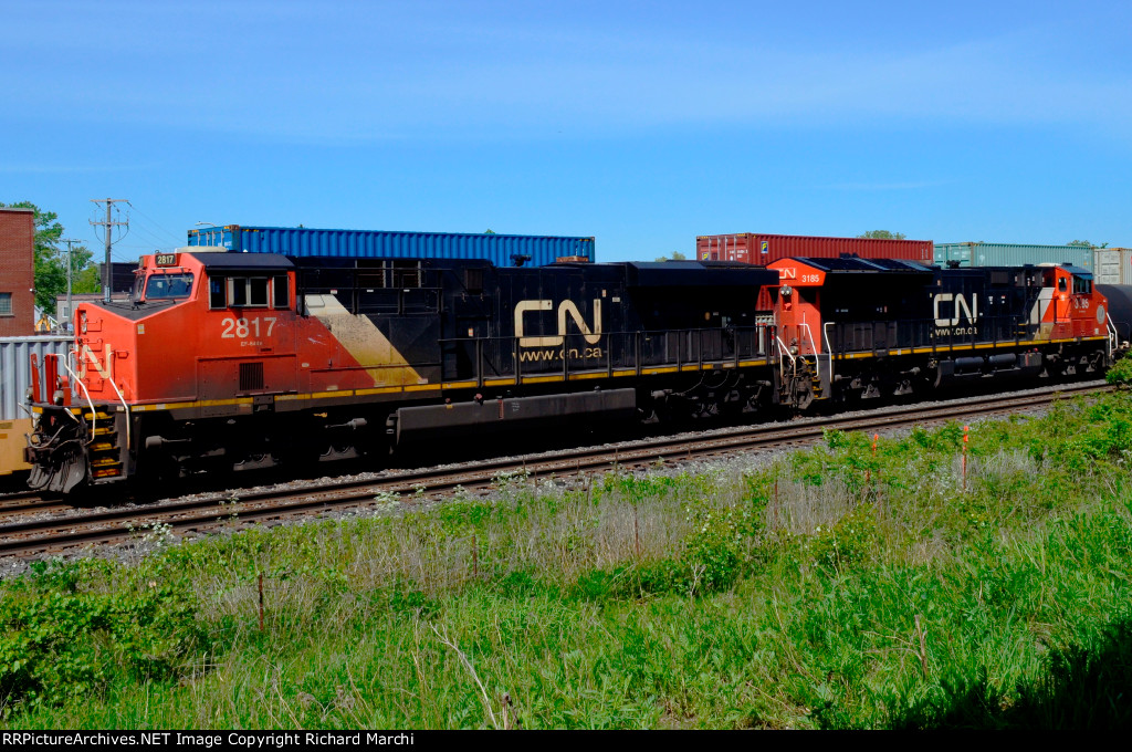 CN 2817